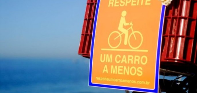 Movimento “Respeite, Um Carro a Menos”