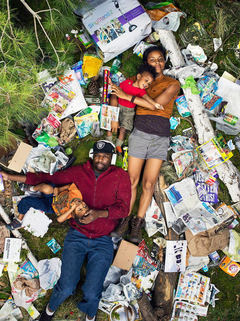 7-days-of-garbage-environmental-photography-gregg-segal-2