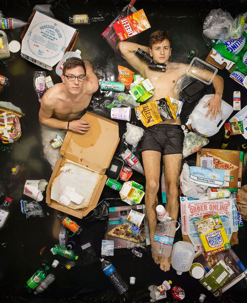 7-days-of-garbage-environmental-photography-gregg-segal-4