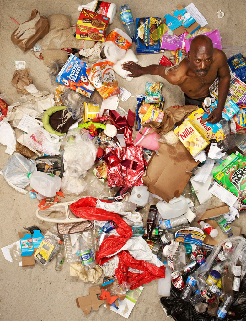 7-days-of-garbage-environmental-photography-gregg-segal-5